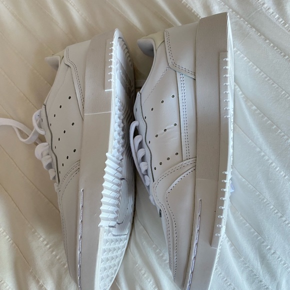 Adidas Original SZ 6 - Picture 5 of 8